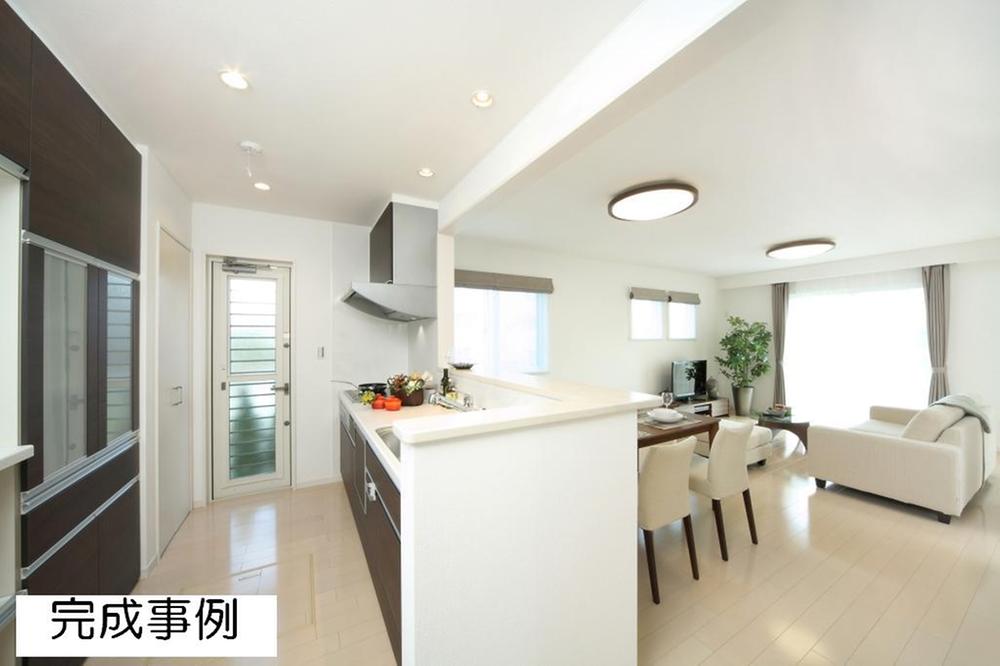 Same specifications photos (Other introspection). It is very bright living