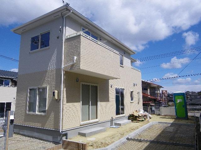 Same specifications photos (appearance). 13 Building