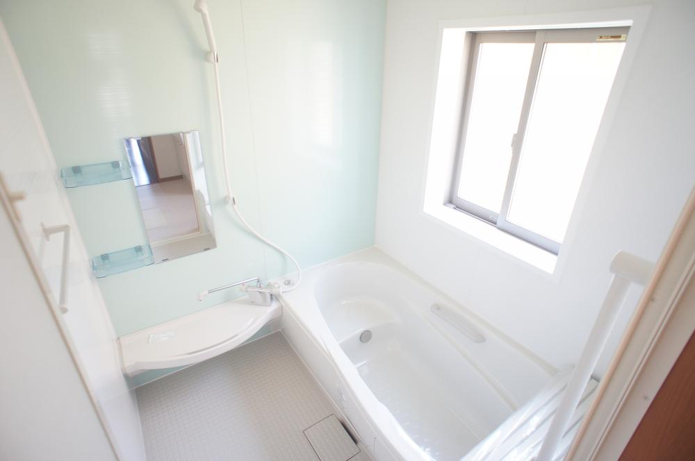 Same specifications photo (bathroom)