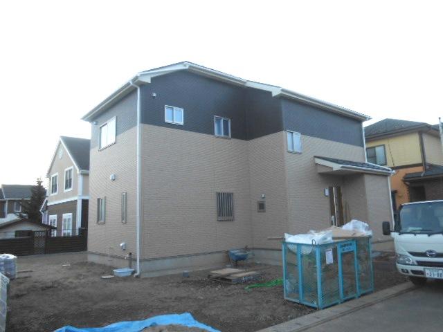 Local photos, including front road. (5) Building: local (December 13, 2013) Shooting