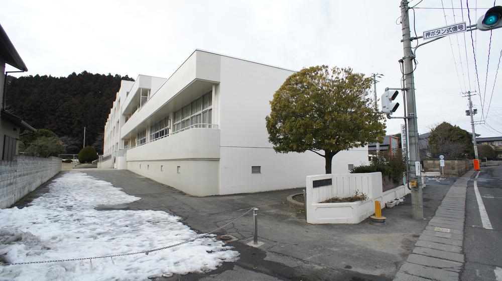 Primary school. Kankoshi elementary school 1160m to