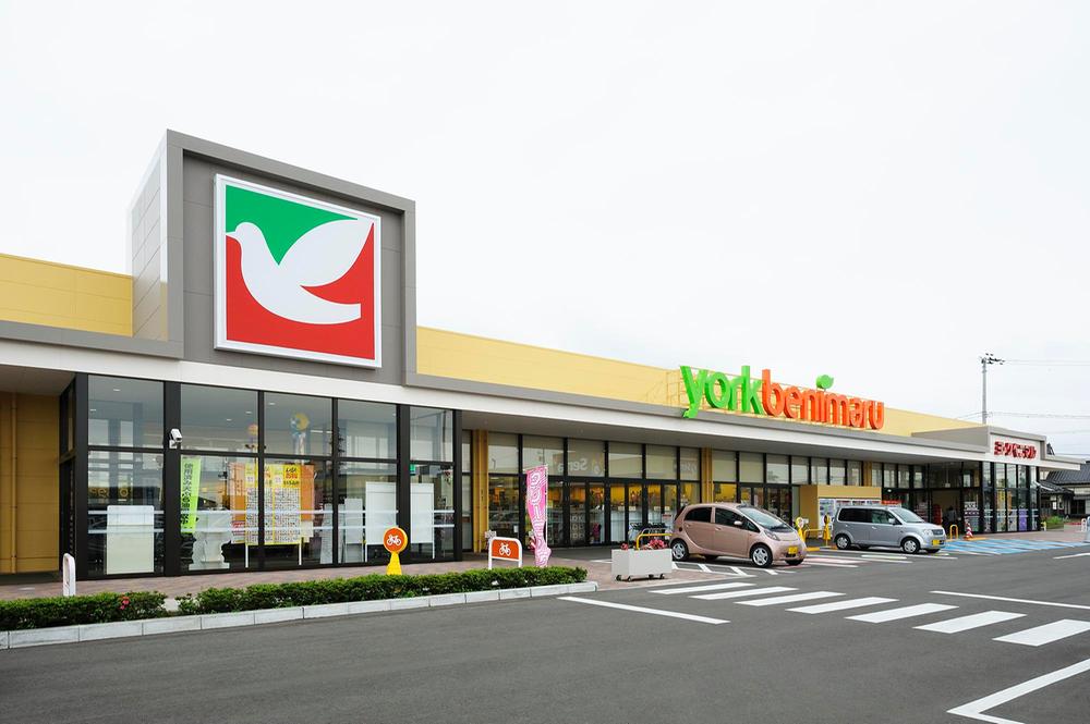 Shopping centre. York-Benimaru Natori 600m to bypass stores