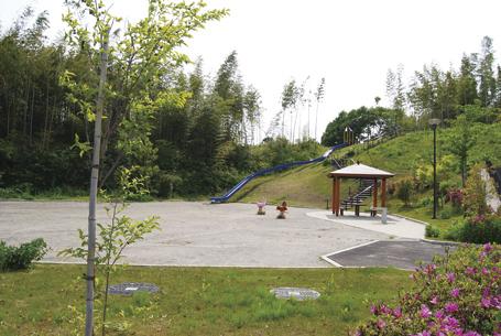 park. Moon Princess Park is a park located in the Town. Also play carefree children in the spacious park.