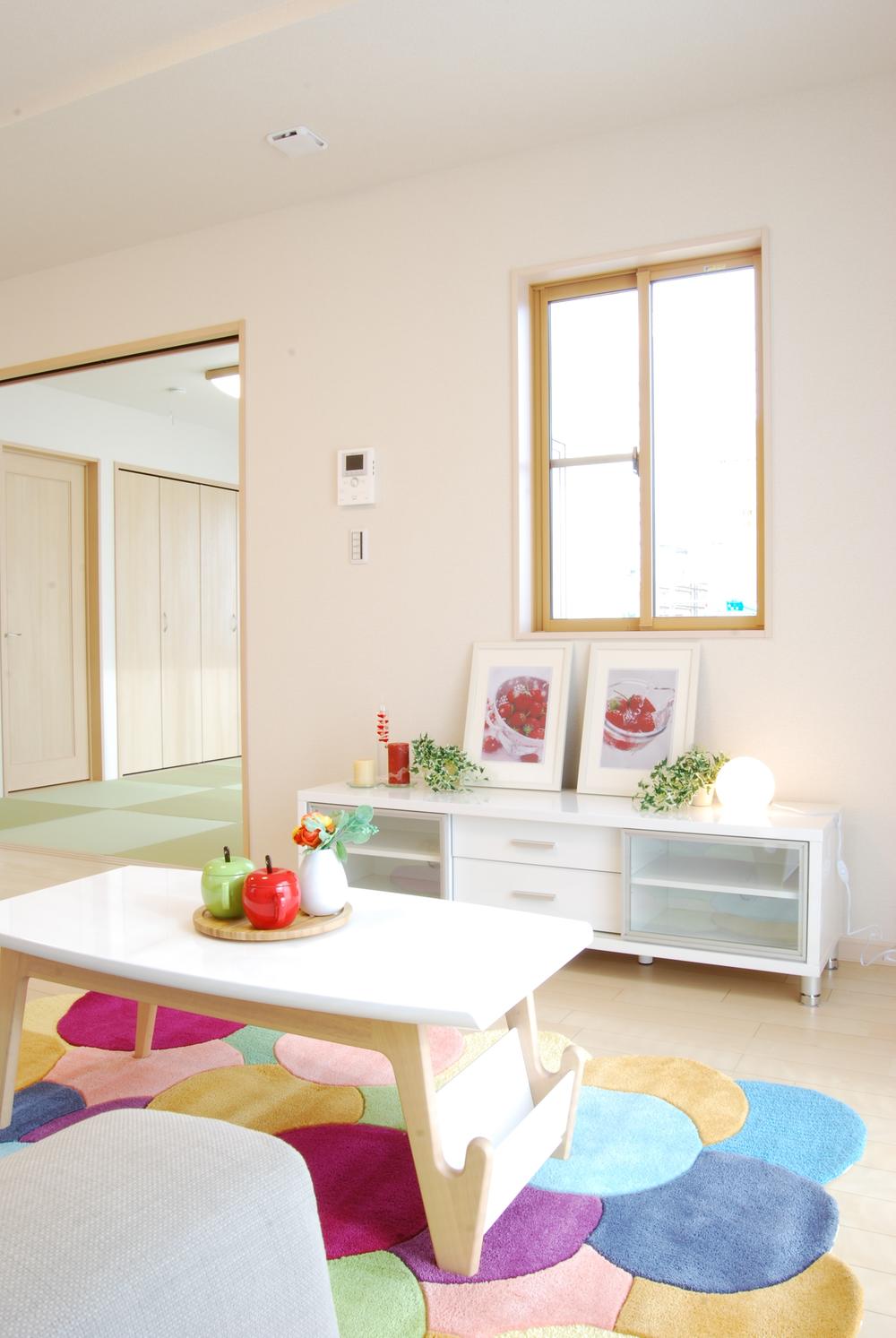 Living. Building C Living & Japanese-style room / Convenient Japanese-style More of living (12 May 2013) Shooting