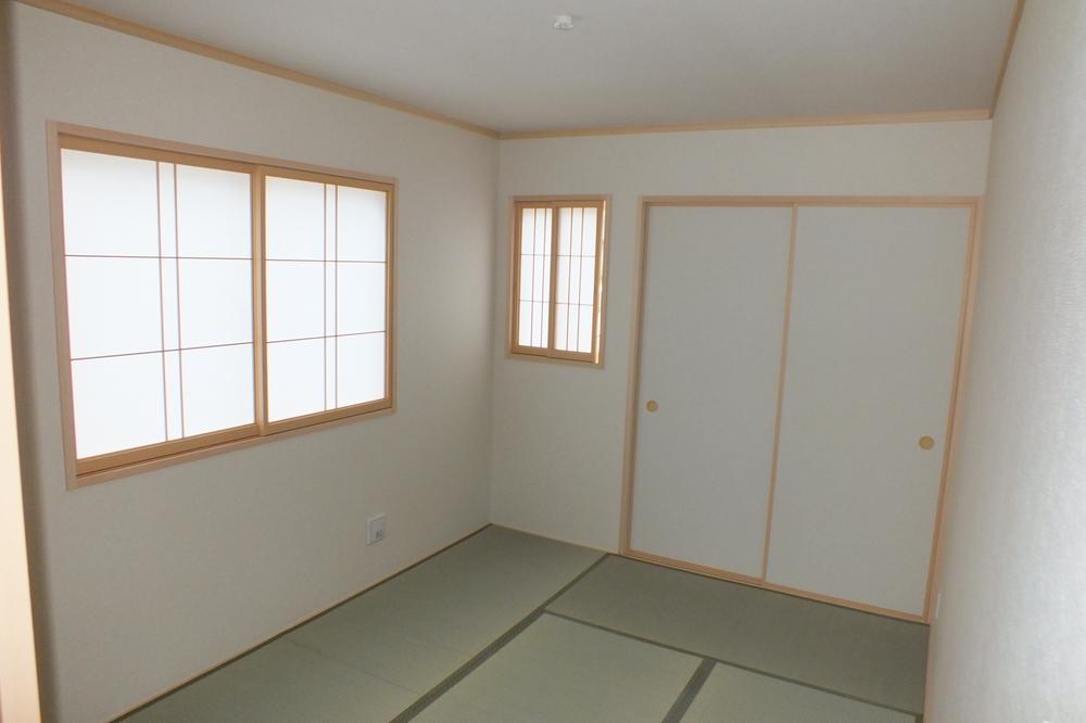 Other introspection. ● same specifications ●