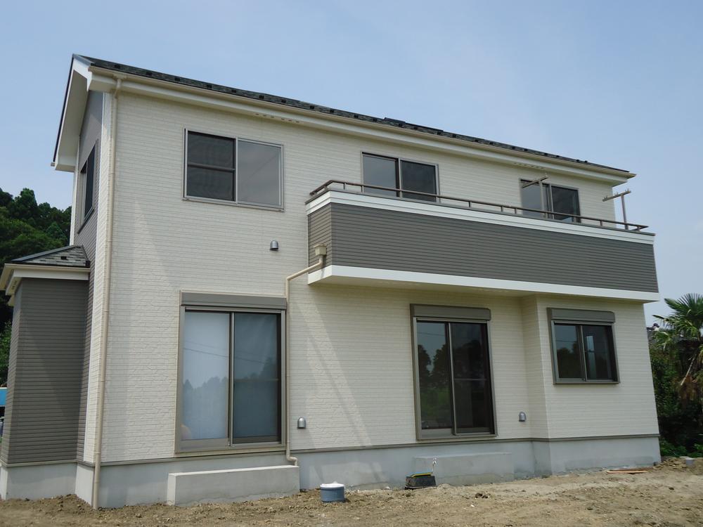 Same specifications photos (appearance). ● same specifications Exterior example ●