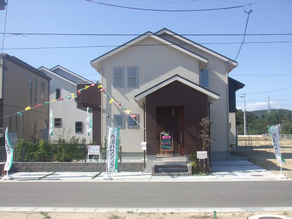 (52-8 Building) appearance image