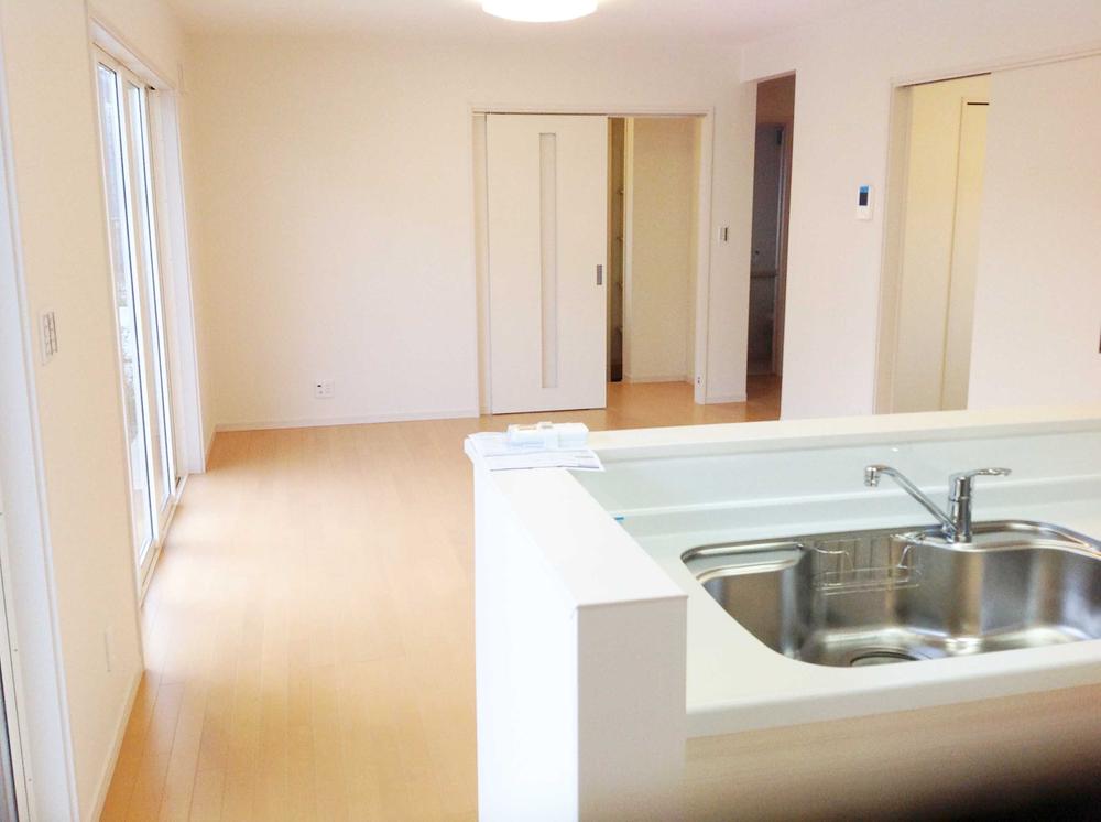 Living. Bright sun refers living-dining is a warm family gathering space.