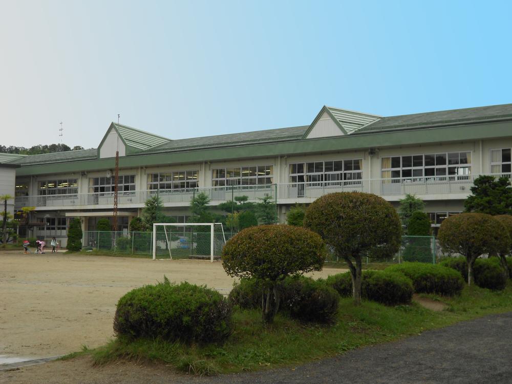 Primary school. Natori Municipal Medeshima to elementary school 1646m