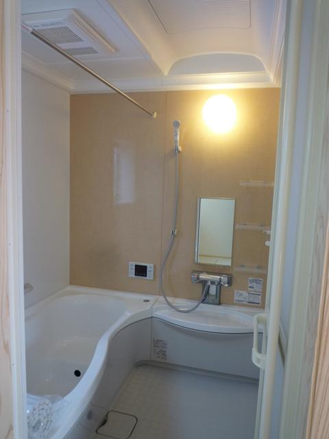 Bathroom. Yamaha of human large tub, With bath Inui