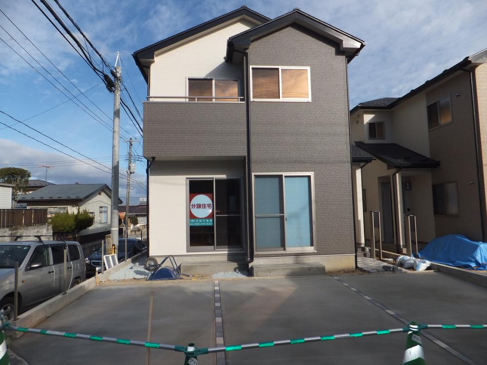 Local appearance photo. December 2013 shooting