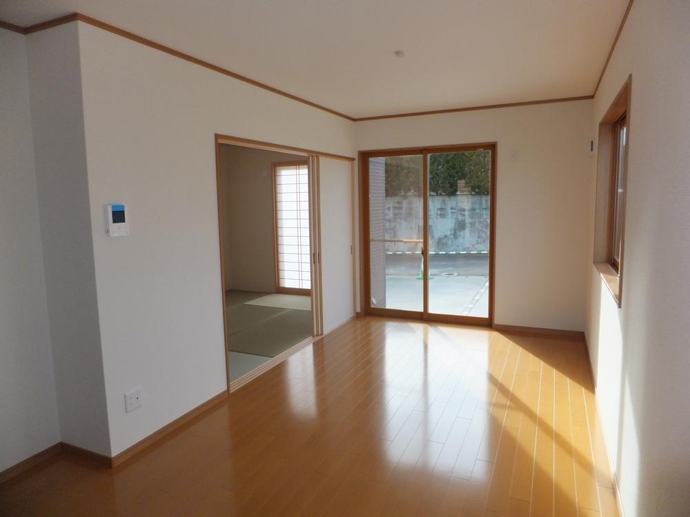 Living. Local (12 May 2013) Shooting