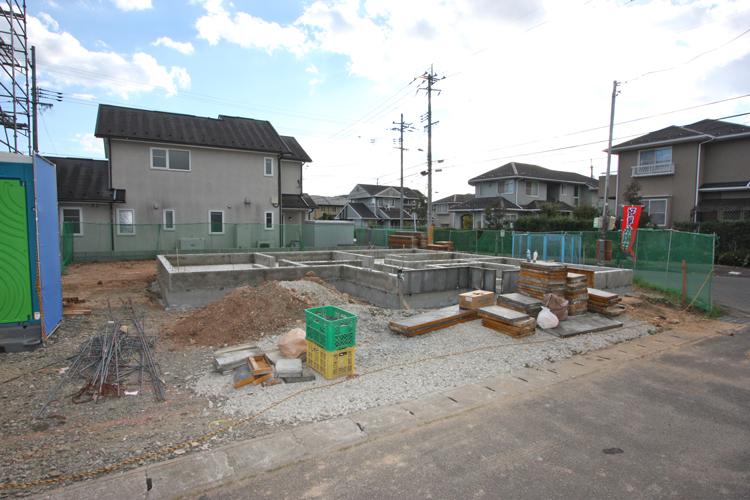 Local photos, including front road. Local (10 May 2013) Shooting