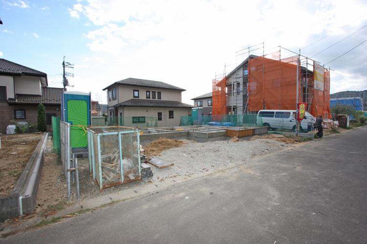 Local photos, including front road. Local (10 May 2013) Shooting