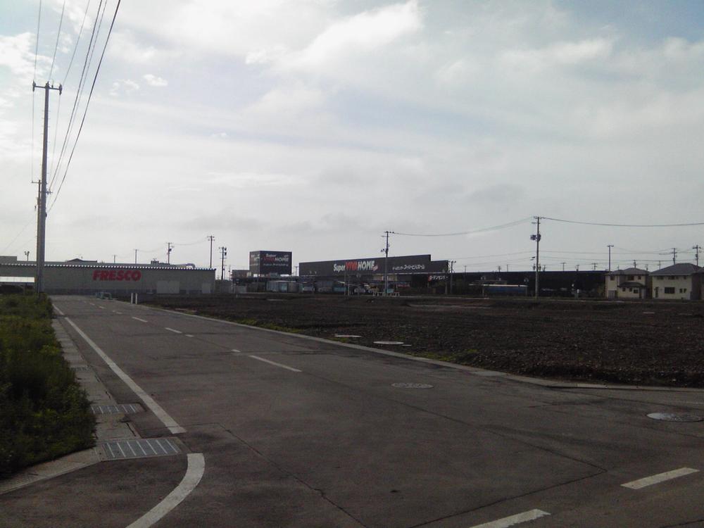 Local photos, including front road. local Picture obtained by viewing the southeast from B-1 (pre-sale)  / (July 2013 shooting)