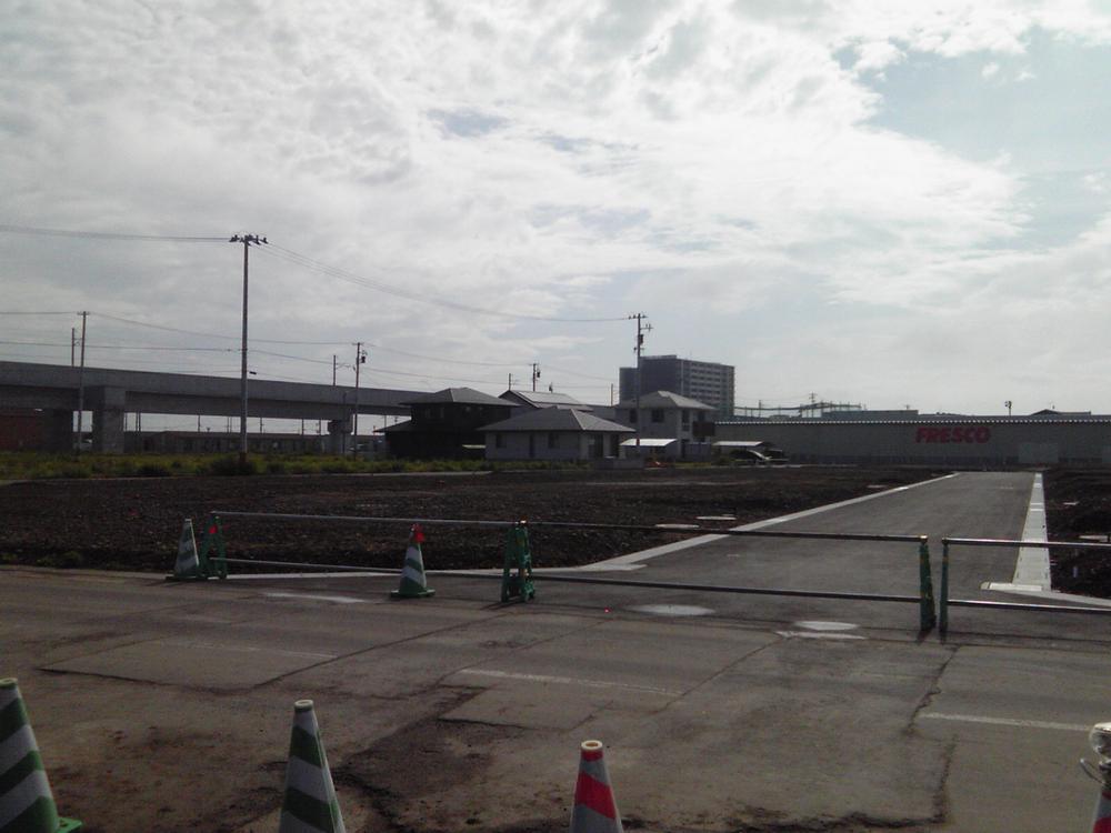 Local photos, including front road. local Picture obtained by viewing the east side from the B-10  / (July 2013) Shooting