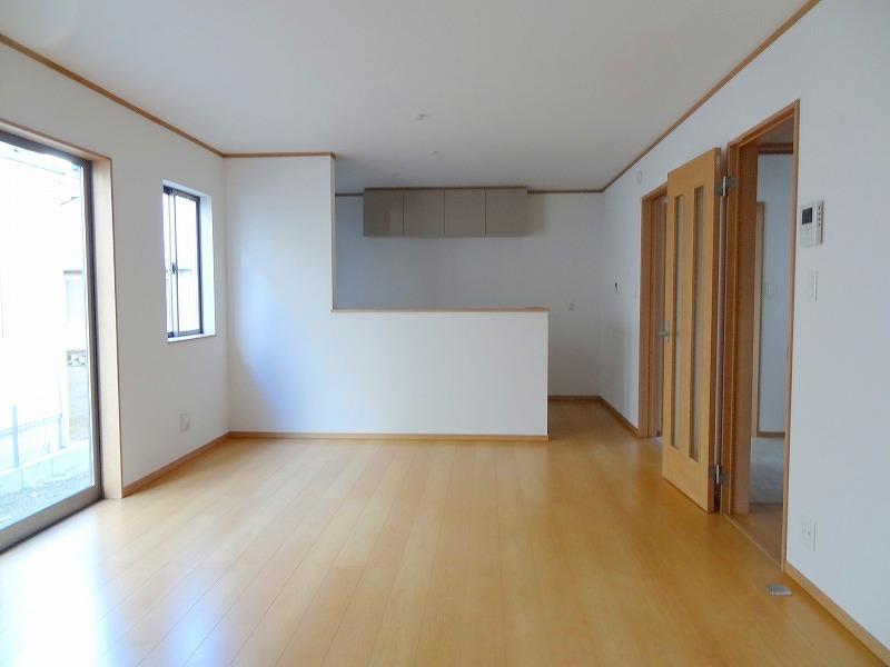 Same specifications photos (living). Same specifications