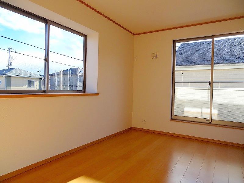 Non-living room. Same specifications