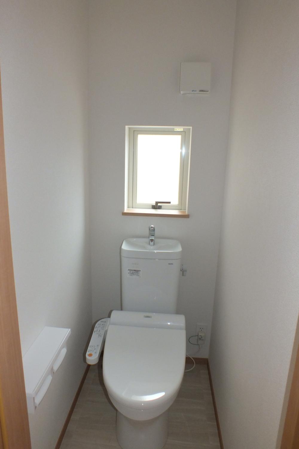 Toilet. ● same specifications ●