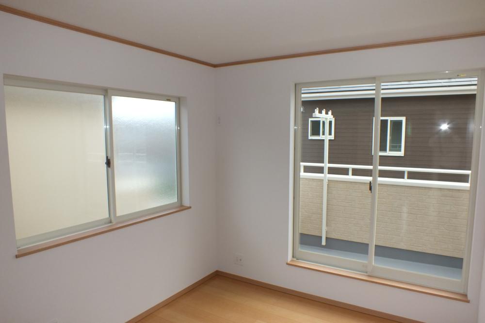 Other introspection. ● same specifications ●