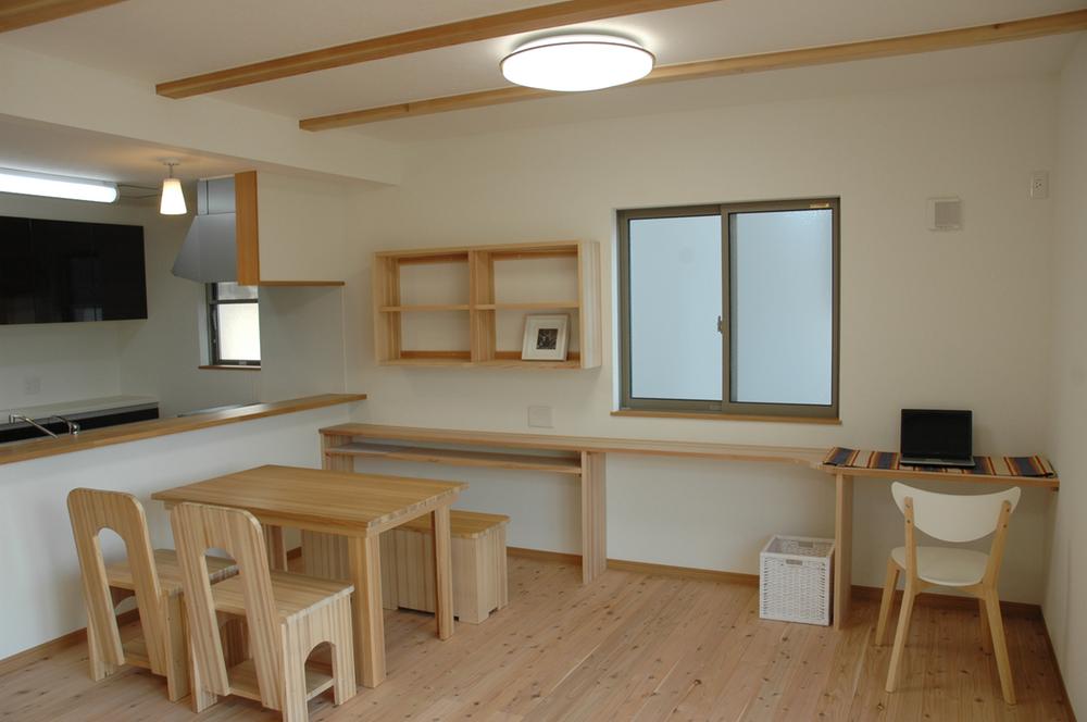 Installing the counter of the family share in the living space. Communication will increase.