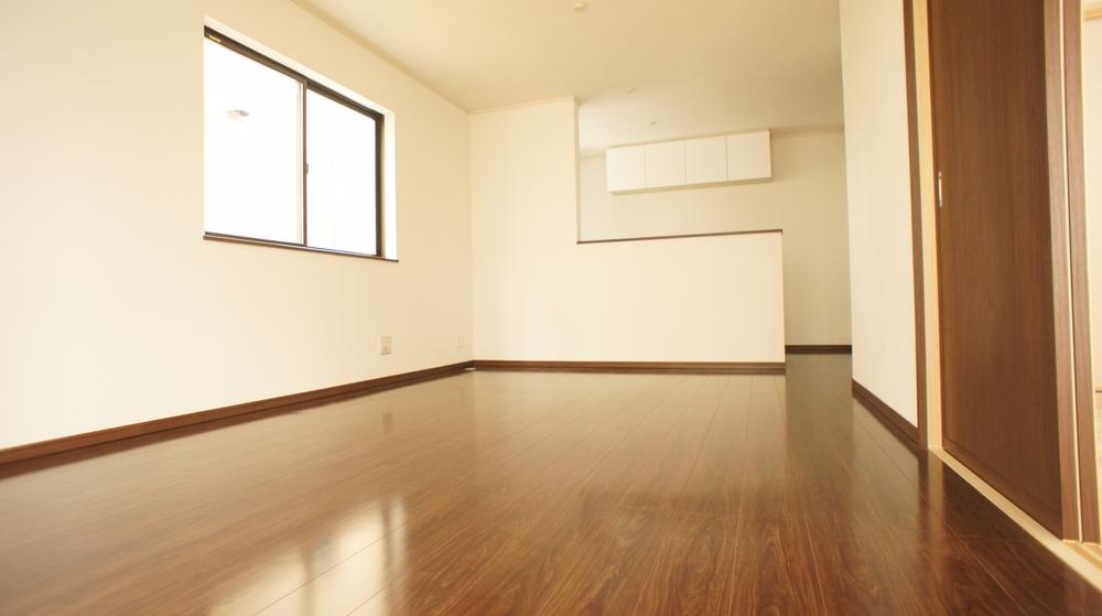 Same specifications photos (living)