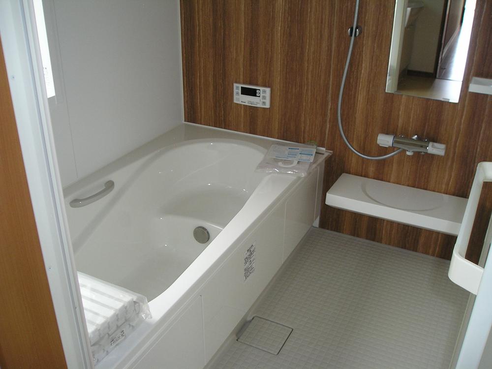 Same specifications photo (bathroom)