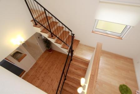 Other introspection.  [2-10-11] Living and free space between the second floor. This space of semi-isolated is, Recommended as a study space and the study of children. If you study in the living room is also rumored to say head grow a good child?!