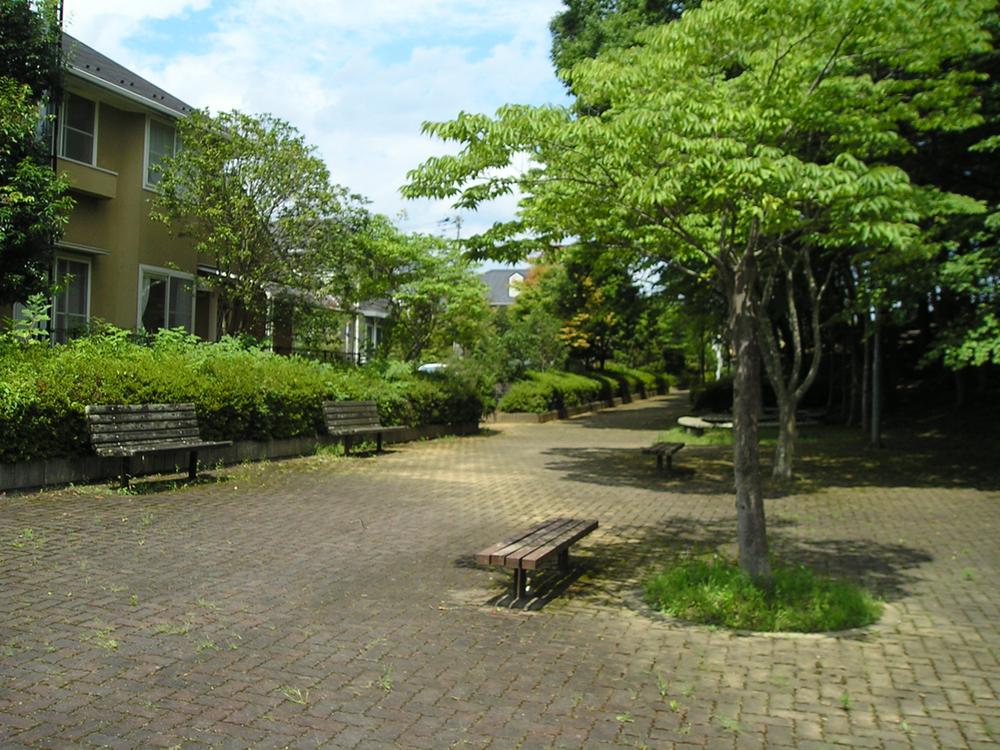 park. 100m until Sogodai park