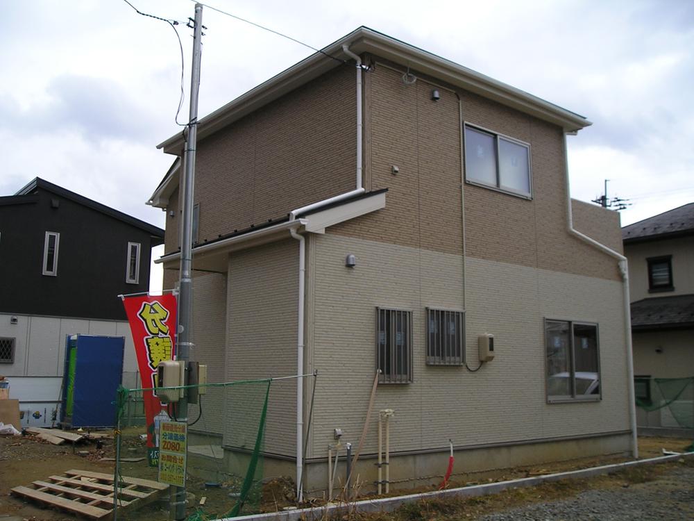 Local appearance photo. Local (12 May 2013) Shooting