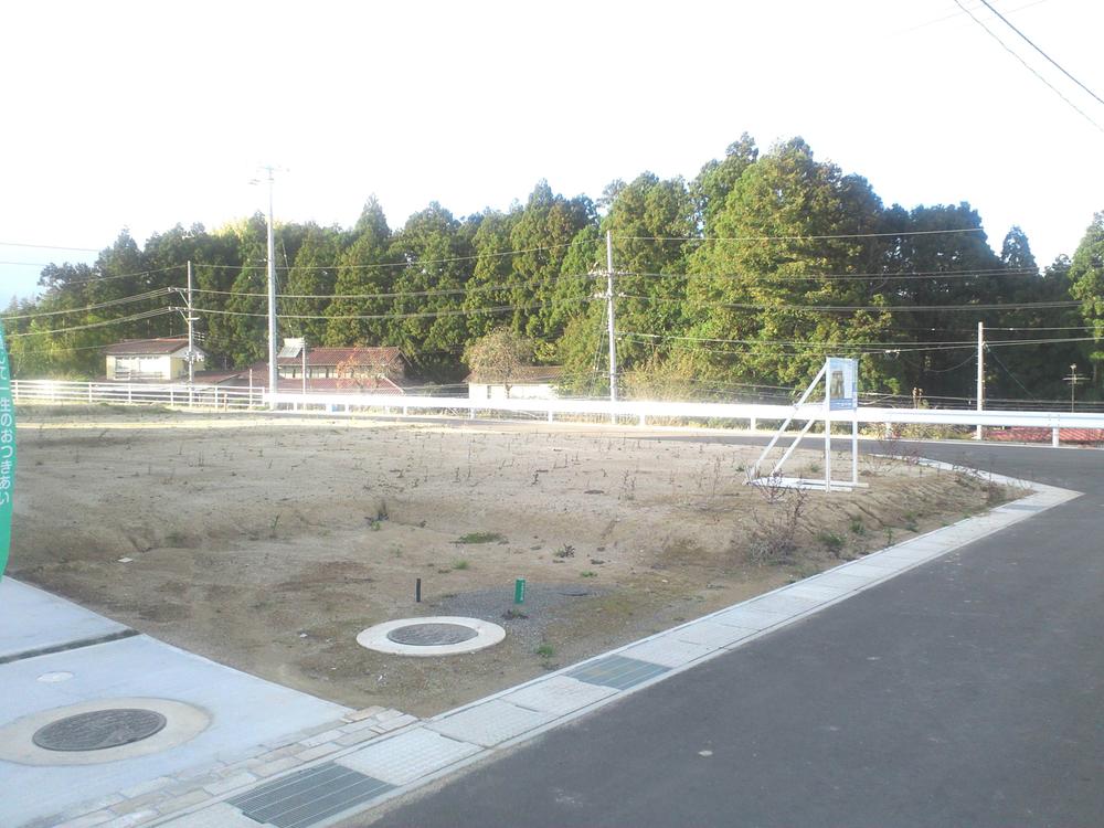 Local land photo. Is a valuable corner lot! ! Local (11 May 2013) Shooting