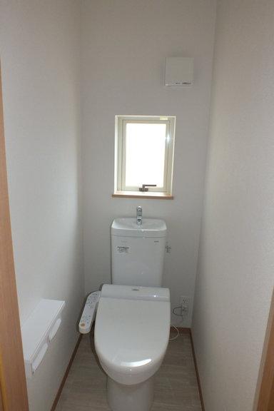 Toilet. ● same specifications ●