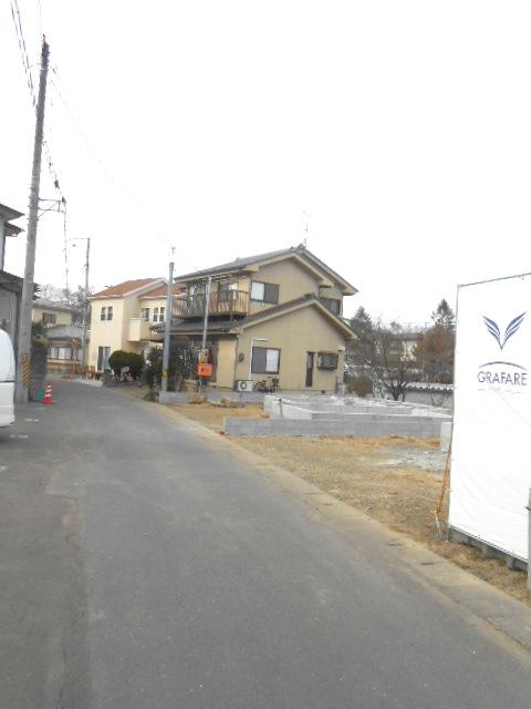 Local photos, including front road. Local (December 9, 2013) Shooting