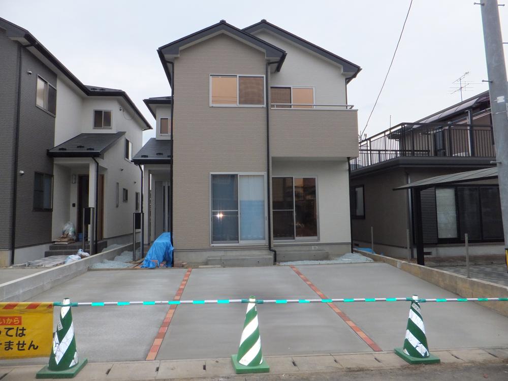 Local appearance photo. December 2013 shooting