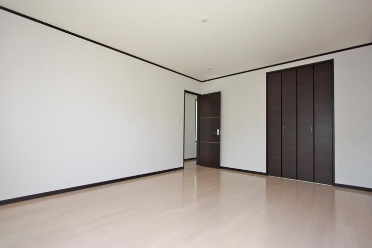 Same specifications photos (Other introspection). Same specifications photos (Western-style)