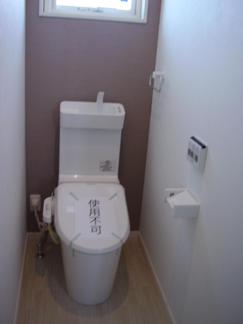 Toilet. Indoor (September 2013) Shooting