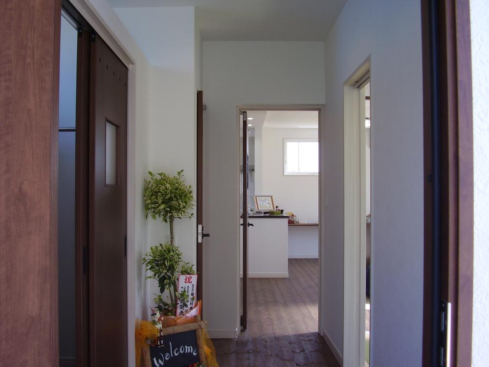 Entrance. Indoor (September 2013) Shooting