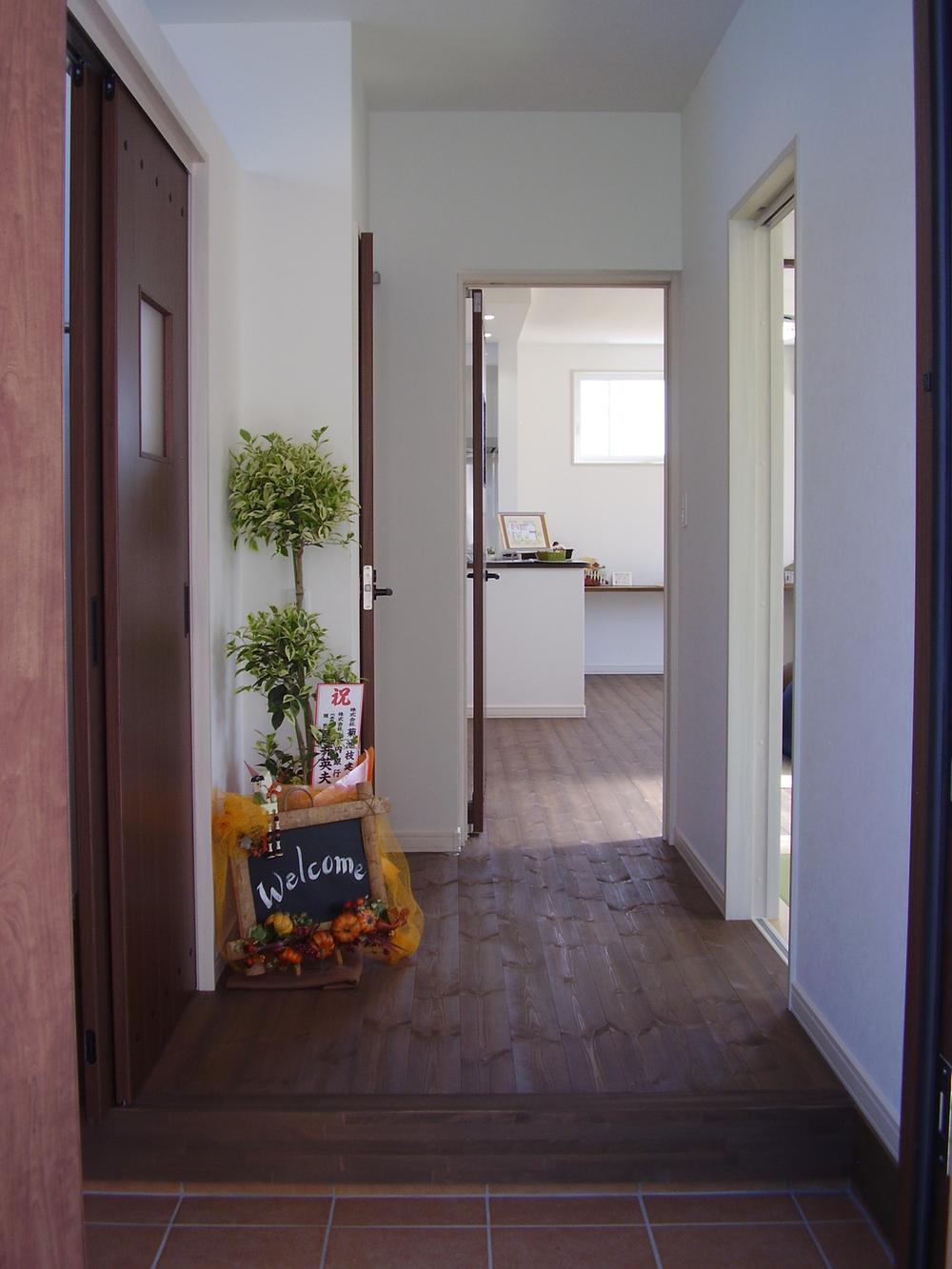 Entrance. Indoor (September 2013) Shooting