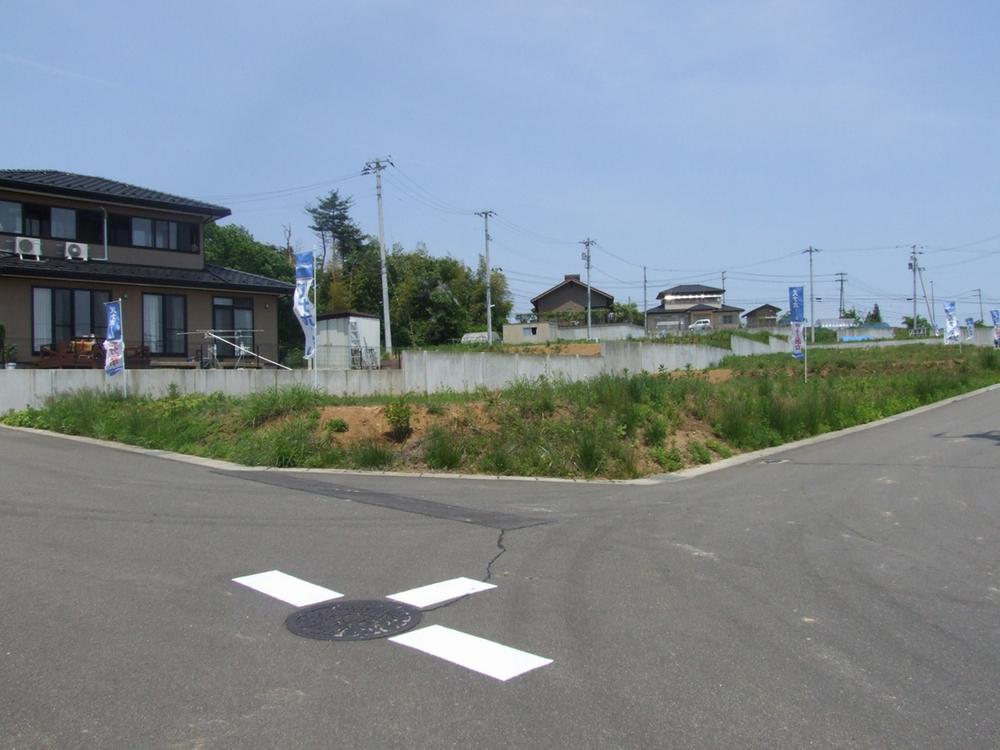 Local photos, including front road. Local photo viewed from 3-16 No. locations (May 2012) shooting