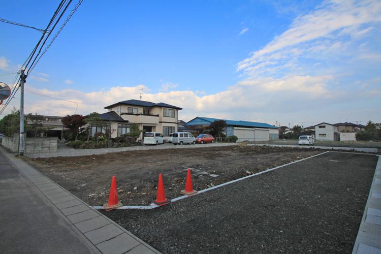 Local appearance photo. Local (11 May 2013) Shooting