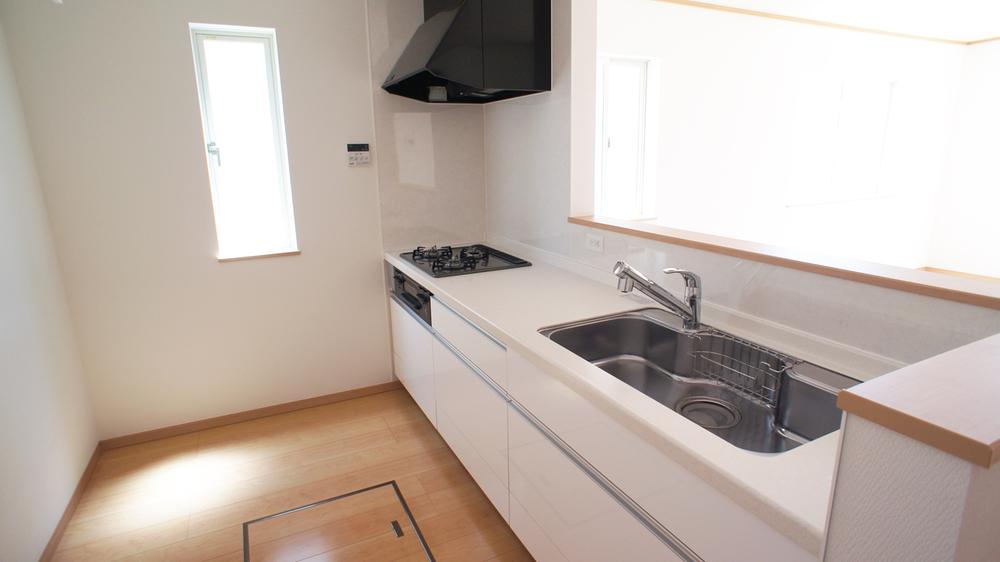 Same specifications photo (kitchen)