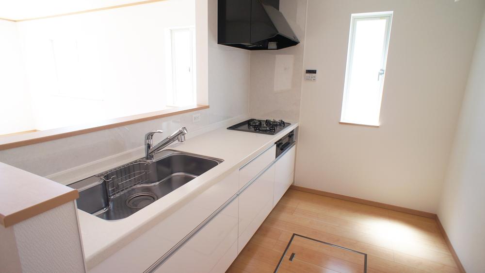 Same specifications photo (kitchen)