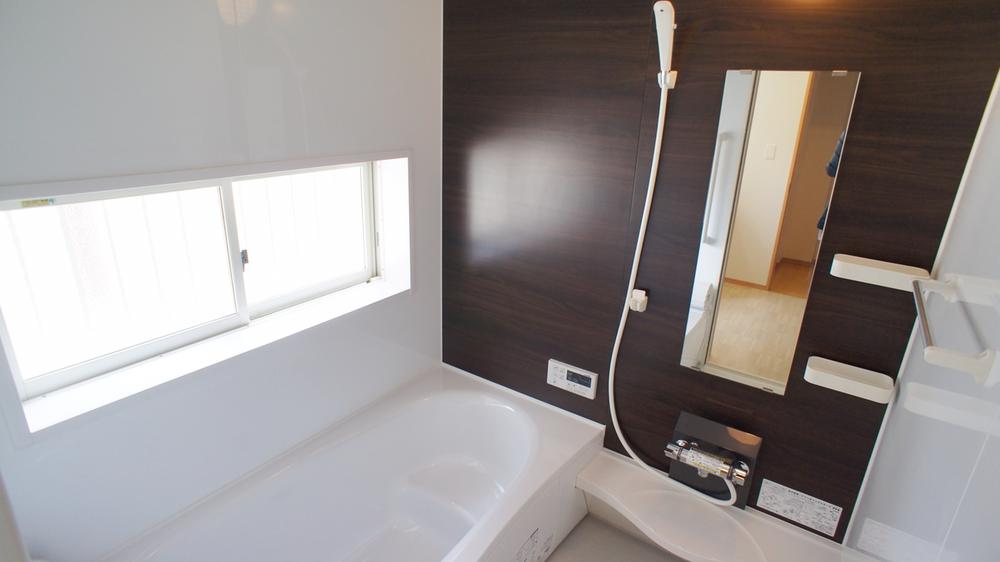 Same specifications photo (bathroom)