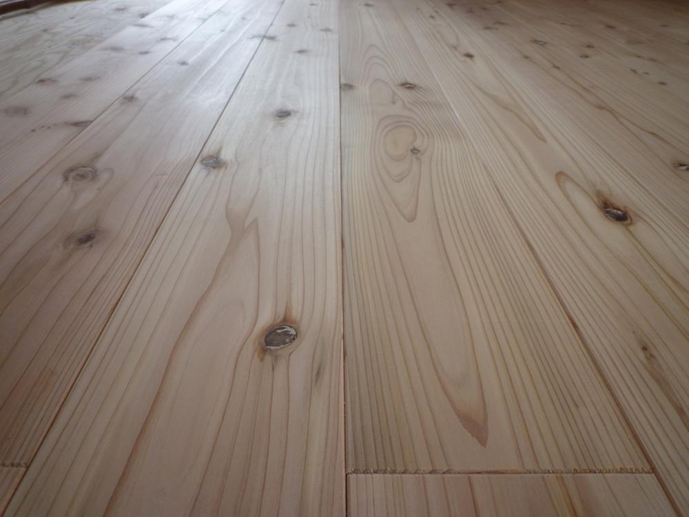 Same specifications photos (living). Cedar solid flooring