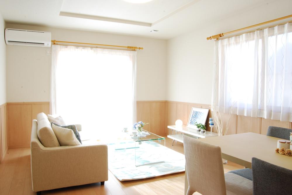 Living. Building C Living / Space that can be hot breath attracts nature and your family (December 2013 shooting)