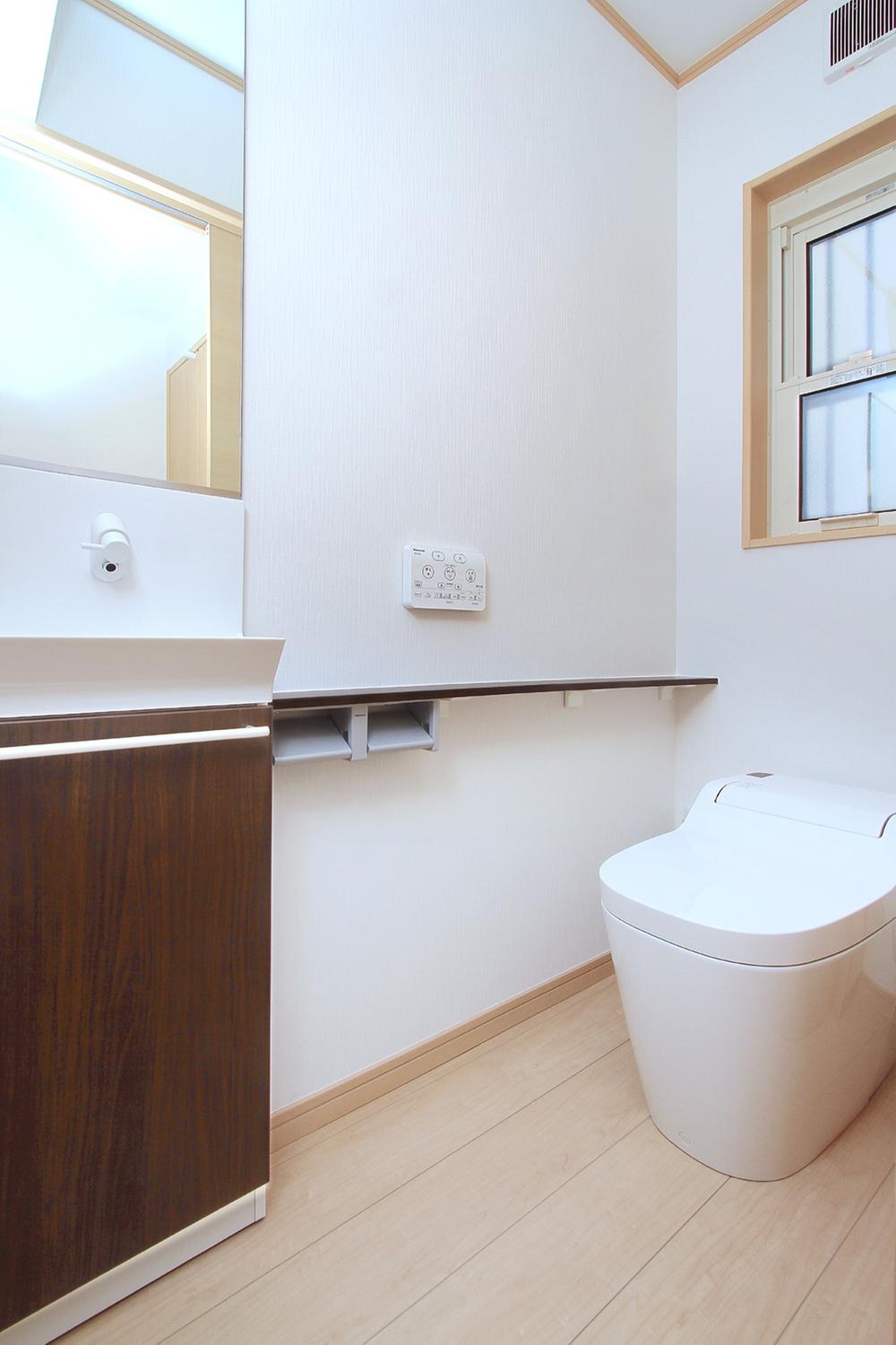 Toilet. (2013 / 7 / 30 shooting)