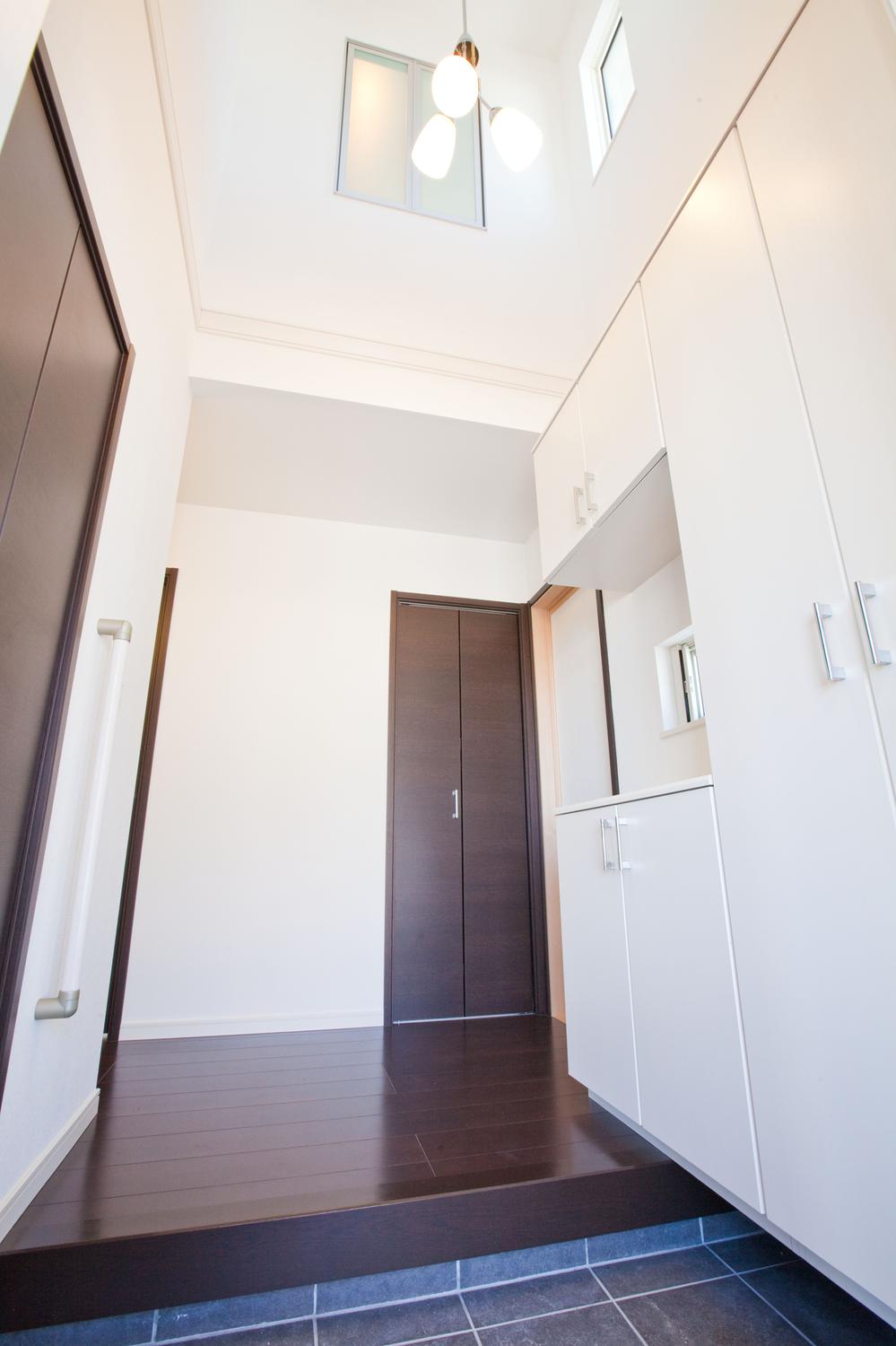 Entrance. 57-11 Building