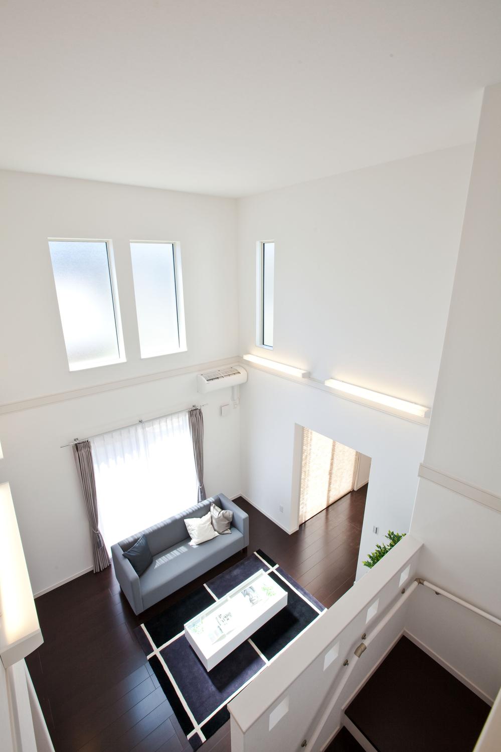 Living. 57-11 Building