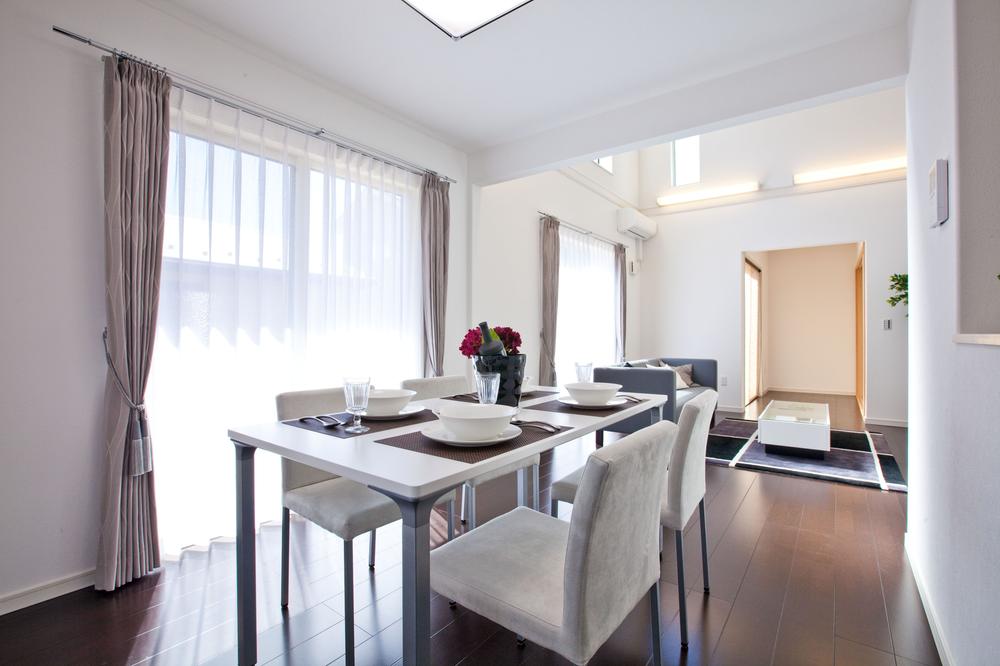 Wash basin, toilet. Dining Living the canvas for the first floor of the main space ・ Also flow line of the kitchen functional 57-11 Building room (September 2013) Shooting