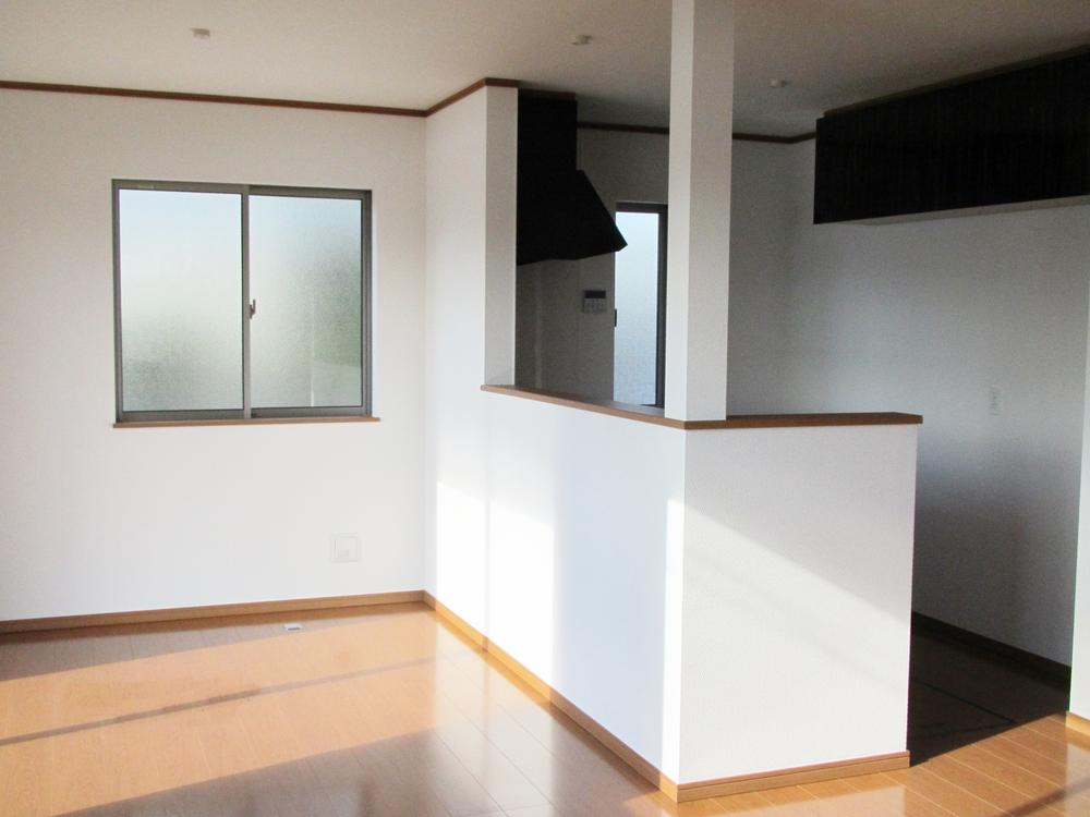 Same specifications photos (living)